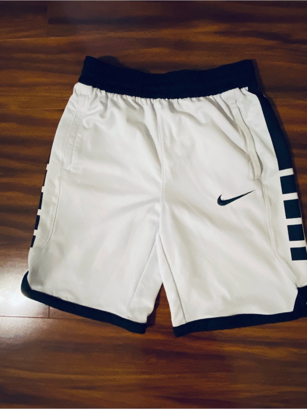 Nike Basketball White & Black Athletic Shorts Youth Large